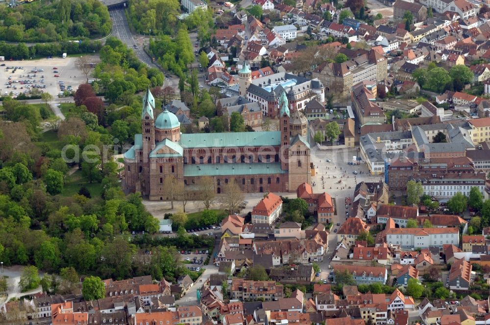 Aerial photograph Speyer - View of the Cathedral of Speyer The Emperor and St. Marys Cathedral of Speyer is the largest remaining Romanesque church in the world. Mid-20th Reromanisiert century was the cathedral and renovated in 1996