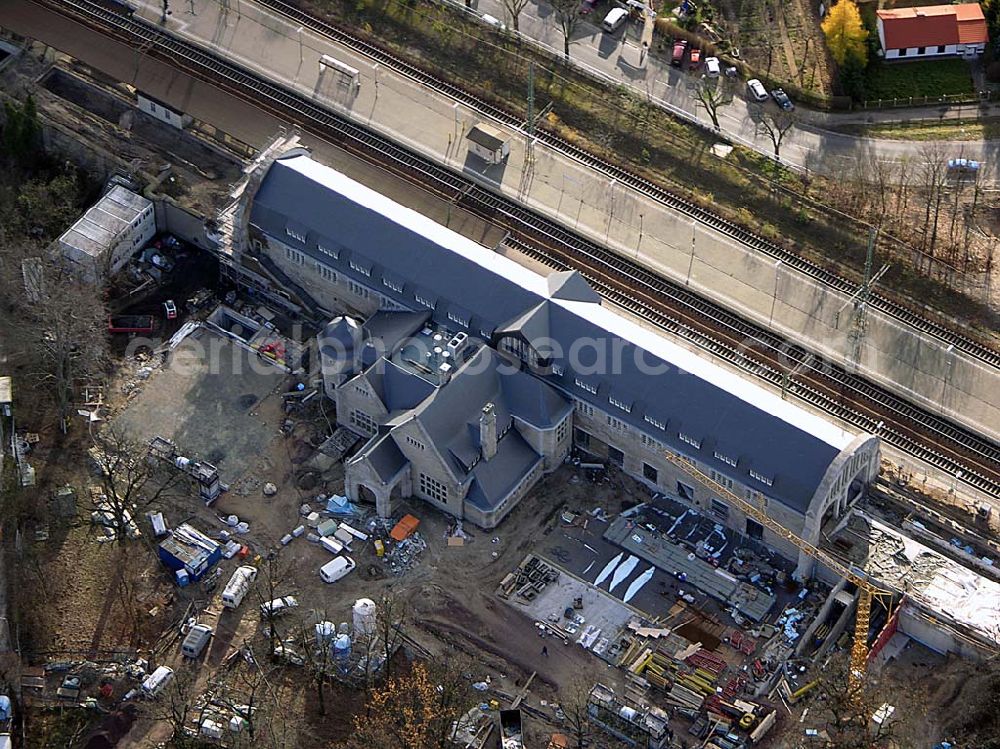 Potsdam from above - 24.11.2004 Potsdam, Blick auf den fast fertig rekonstruierten Kaiserbahnhof in Potsdam.