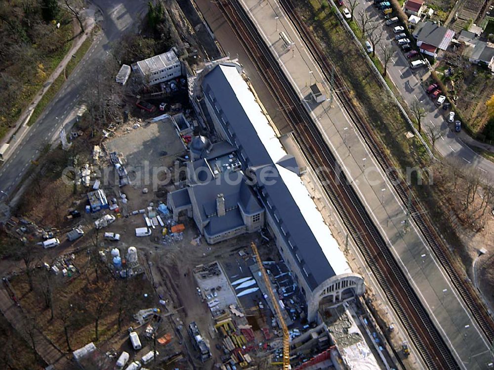 Potsdam from the bird's eye view: 24.11.2004 Potsdam, Blick auf den fast fertig rekonstruierten Kaiserbahnhof in Potsdam.