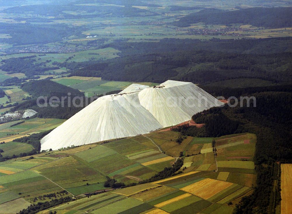 Widdershausen from the bird's eye view: Abraumhalden der Kalibergwerke in der Nähe des Ortes Widdershausen an der Werra in Thüringen. The potash mine near to Widdershausen at the river Werra in Thuringia.