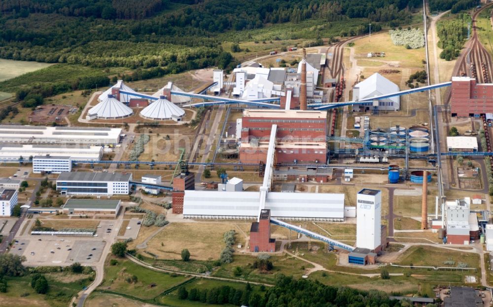 Aerial photograph Zielitz - Equipment in the industrial area of K+S Kaliwerk in Zielitz in the state Saxony-Anhalt. Zielitz sites in Saxony-Anhalt, the potash plant is the largest single site of K + S KALI GmbH and wins potassium-containing crude salts for the manufacture of fertilizers, products for industrial applications as well as products for the food and grocery industry