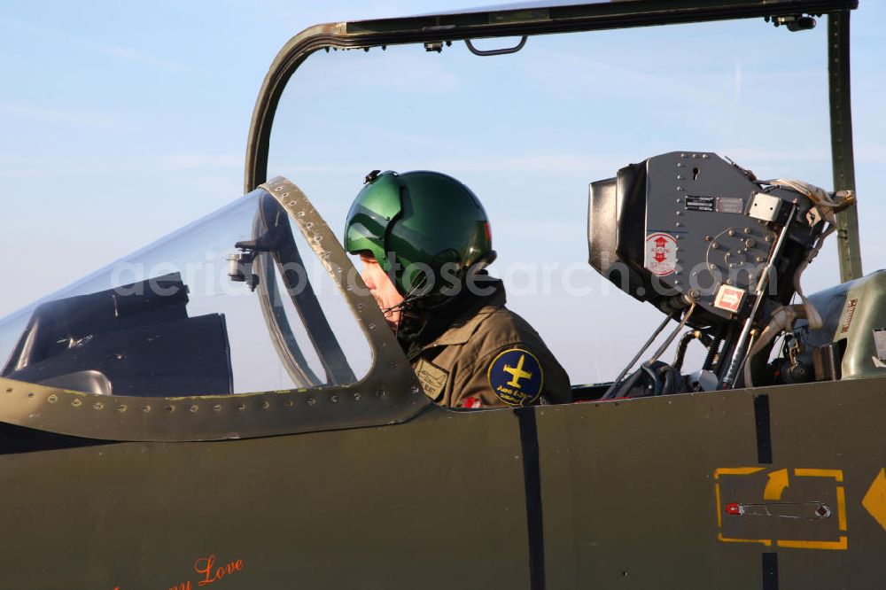 Aerial image Bitburg - Kampfjet Aero L-39 Albatros auf dem Flugplatz Bitburg EDRB / Rheinland-Pfalz. Die L-39 war ursprünglich als einstrahliges Schulflugzeug der tschechischen Luftstreitkräfte entwickelt worden. Jet fighter Aero L-39 Albatros at the airfield Bitburg / Rhineland-Palatinate.