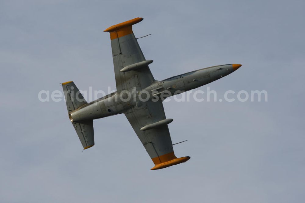 Bitburg from the bird's eye view: Kampfjet Aero L-39 Albatros auf dem Flugplatz Bitburg EDRB / Rheinland-Pfalz. Die L-39 war ursprünglich als einstrahliges Schulflugzeug der tschechischen Luftstreitkräfte entwickelt worden. Jet fighter Aero L-39 Albatros at the airfield Bitburg / Rhineland-Palatinate.