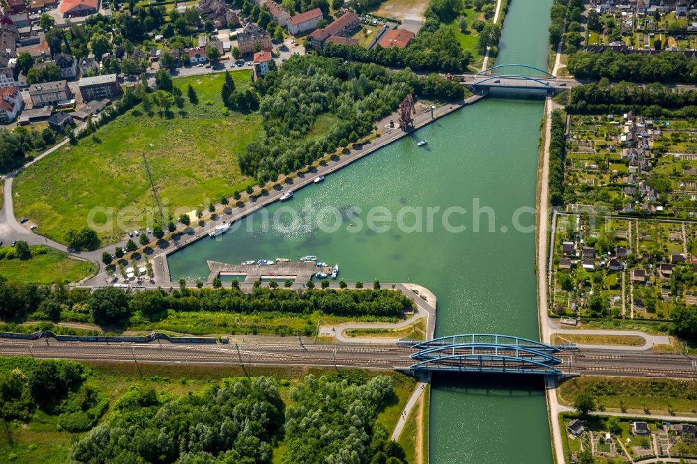 Aerial photograph Lünen - History channel and riparian areas of Datteln-Hamm-Kanal in Luenen in the state North Rhine-Westphalia