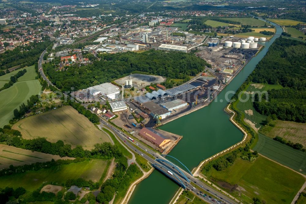 Lünen from the bird's eye view: History channel and riparian areas of Datteln-Hamm-Kanal in Luenen in the state North Rhine-Westphalia