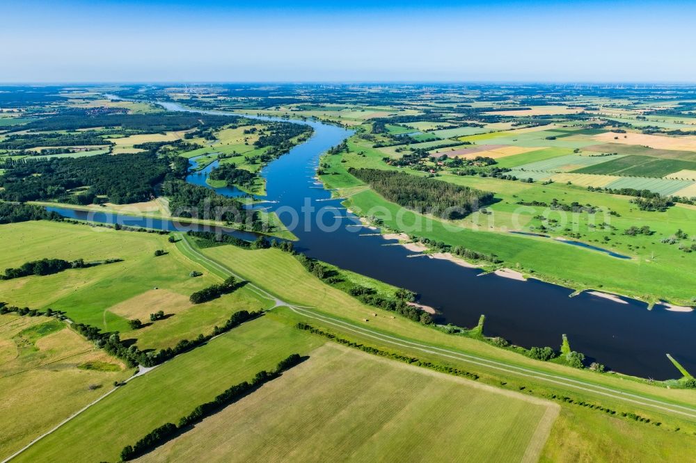 Havelberg from the bird's eye view: Canal course and bank areas of the Elbe-Havel connecting canal in Havelberg in the state Saxony-Anhalt, Germany