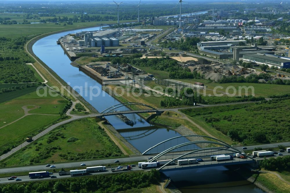 Magdeburg from the bird's eye view: History channel and riparian areas of Industrial areas on the descent channel Rothensee in Magdeburg in the state Saxony-Anhalt