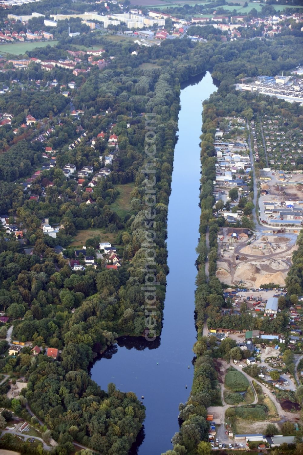 Aerial image Teltow - Channel flow and river banks of the Teltowsewer at the border between Berlin and Brandenburg in Teltow in the state Brandenburg