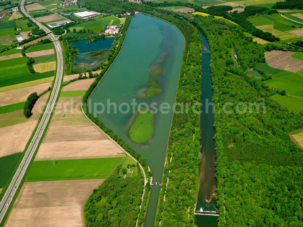 Dettingen an der Iller from the bird's eye view: Canal course and shore areas of the connecting canal Illerkanal in Dettingen an der Iller in the state Baden-Wuerttemberg, Germany