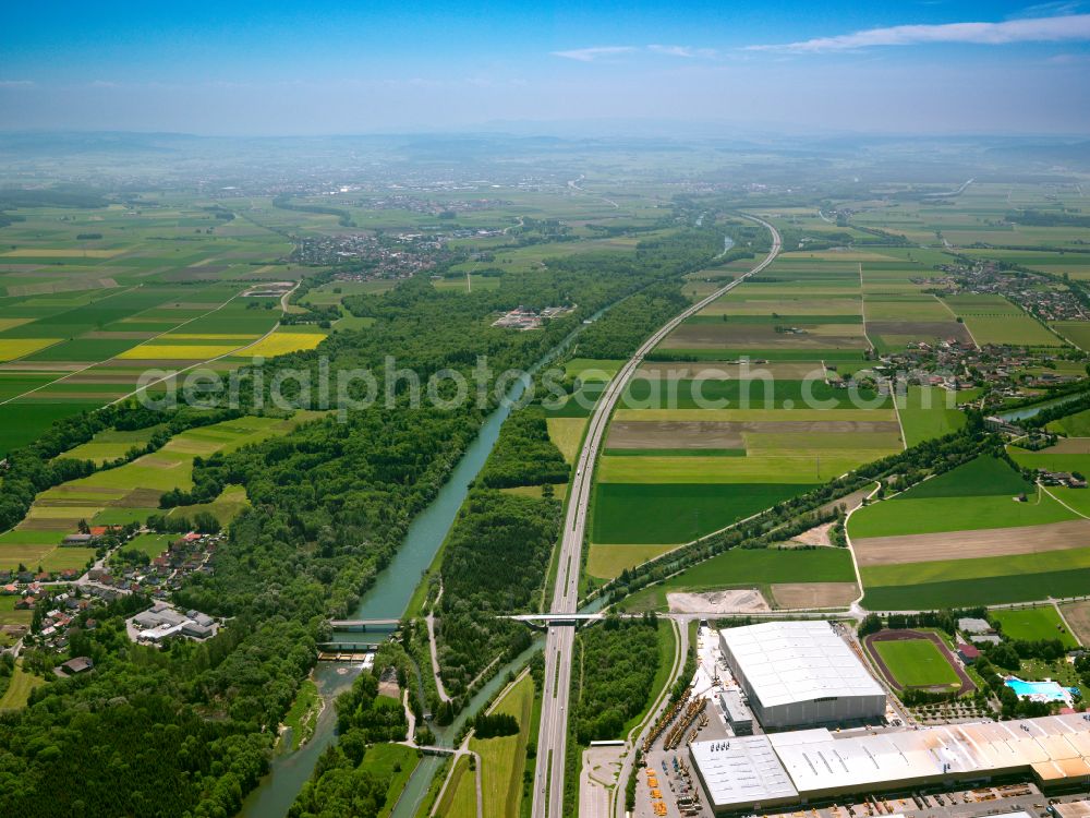 Aerial photograph Fellheim - Canal course and shore areas of the connecting canal Illerkanal, Fluss Iller and Autobahn A7 in Fellheim in the state Bavaria, Germany