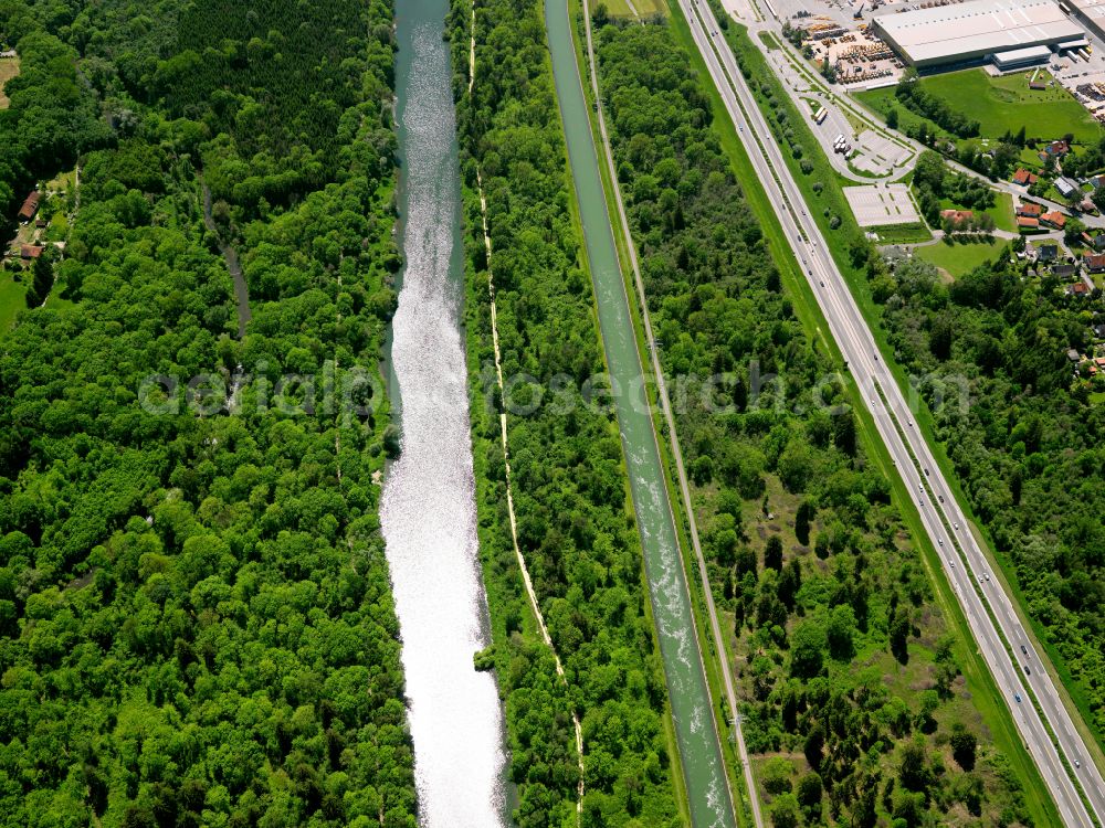 Fellheim from above - Canal course and shore areas of the connecting canal Illerkanal, Fluss Iller and Autobahn A7 in Fellheim in the state Bavaria, Germany