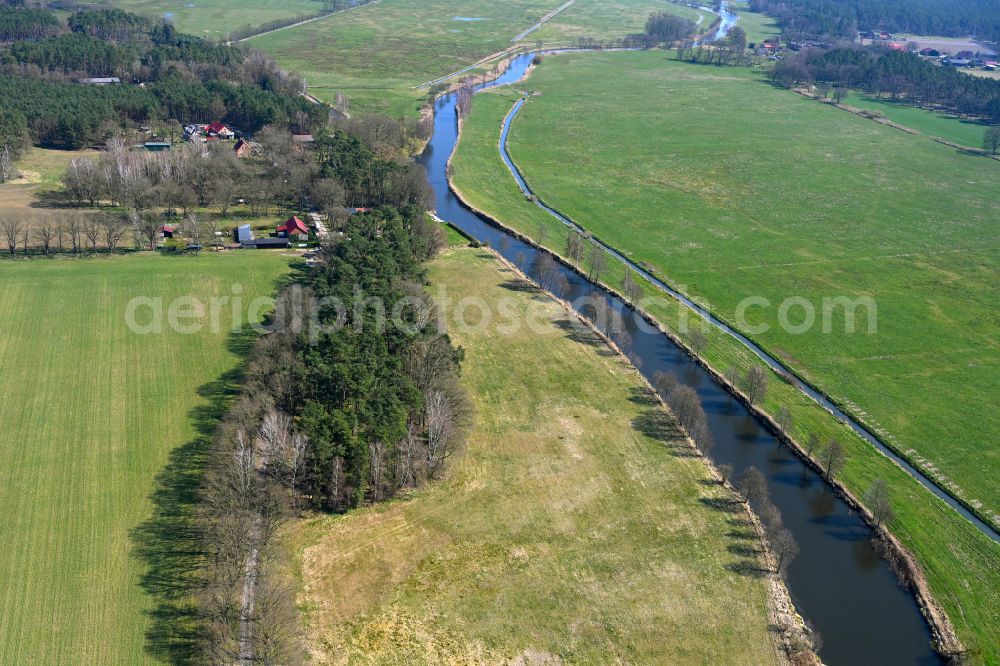 Eldena from above - Canal course and shore areas of the connecting canal MEW Mueritz-Elde-Wasserstrasse in Eldena in the state Mecklenburg - Western Pomerania, Germany