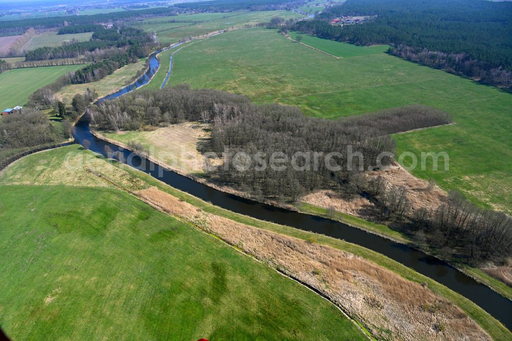 Eldena from above - Canal course and shore areas of the connecting canal MEW Mueritz-Elde-Wasserstrasse in Eldena in the state Mecklenburg - Western Pomerania, Germany