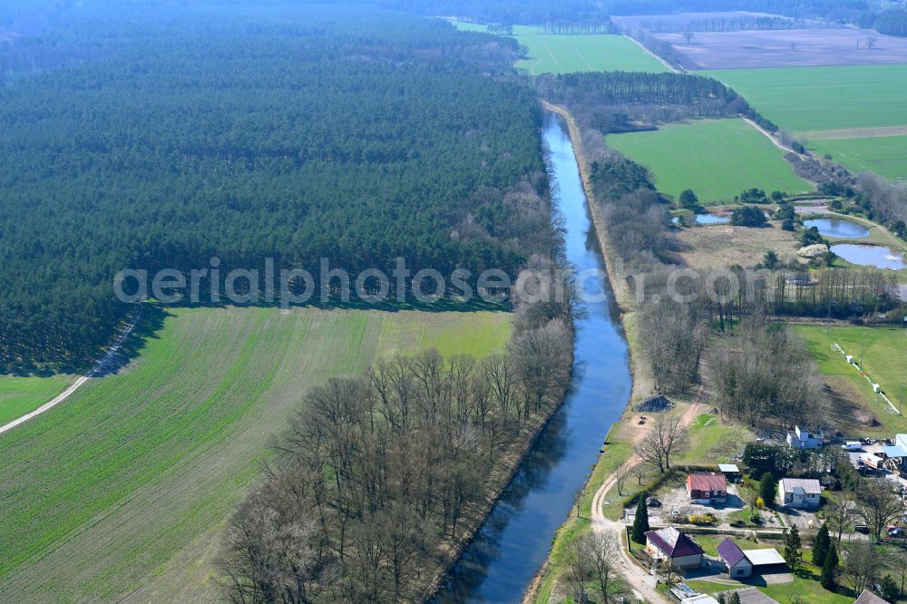 Eldena from the bird's eye view: Canal course and shore areas of the connecting canal MEW Mueritz-Elde-Wasserstrasse in Eldena in the state Mecklenburg - Western Pomerania, Germany