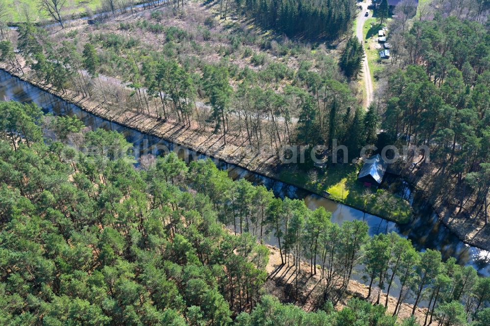 Eldena from the bird's eye view: Canal course and shore areas of the connecting canal MEW Mueritz-Elde-Wasserstrasse in Eldena in the state Mecklenburg - Western Pomerania, Germany