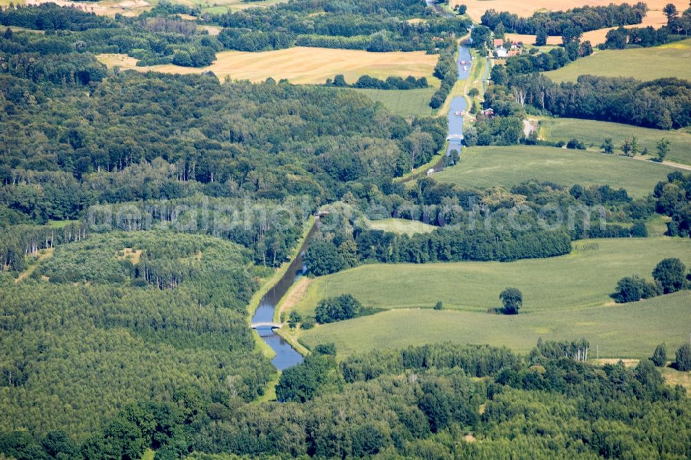 Aerial image Krasin - Canal course and shore areas of the connecting canal Oberlaendischer Kanal in Krasin in Warminsko-Mazurskie, Poland