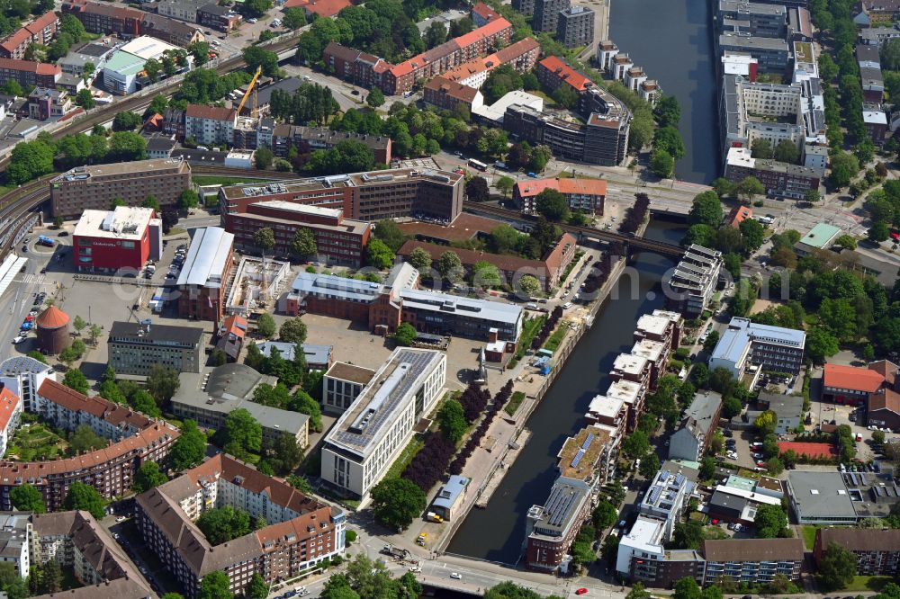 Aerial photograph Hamburg - Canal course and shore areas of the connecting canal of Osterbekkanal on street Maurienstrasse in Hamburg, Germany