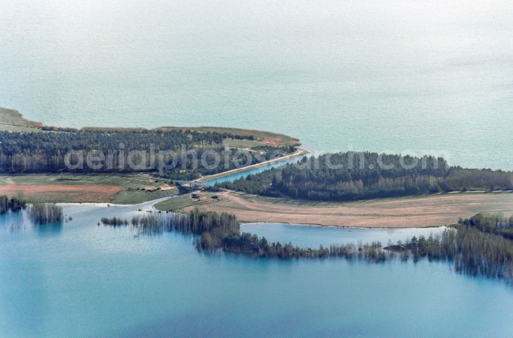 Aerial photograph Senftenberg - Canal course and shore areas of the connecting canal Rosendorfer Kanal in Senftenberg in the state Brandenburg, Germany