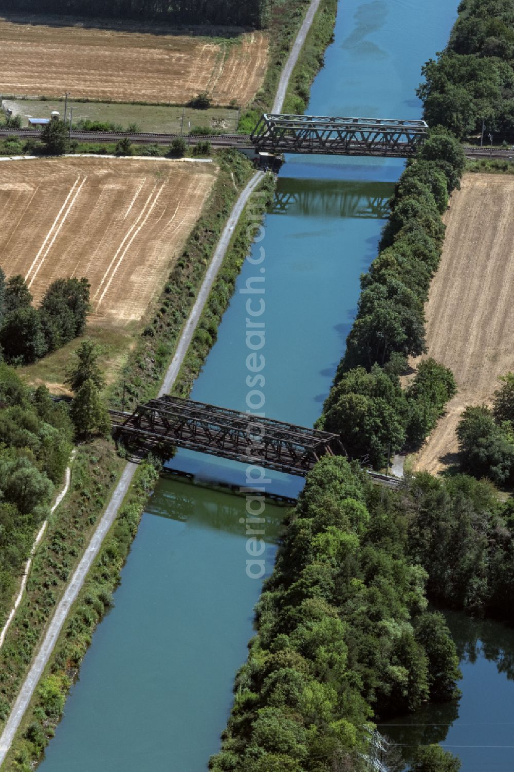 Aerial photograph Groß Gleidingen - Canal course and shore areas of the connecting canal Sticjkanal Salzgitter in Gross Gleidingen in the state Lower Saxony, Germany