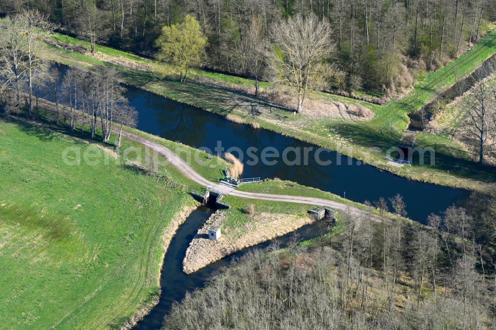 Aerial photograph Banzkow - Canal course and shore areas of the connecting canal Stoerkanal on street Am Muehlengraben in Banzkow in the state Mecklenburg - Western Pomerania, Germany