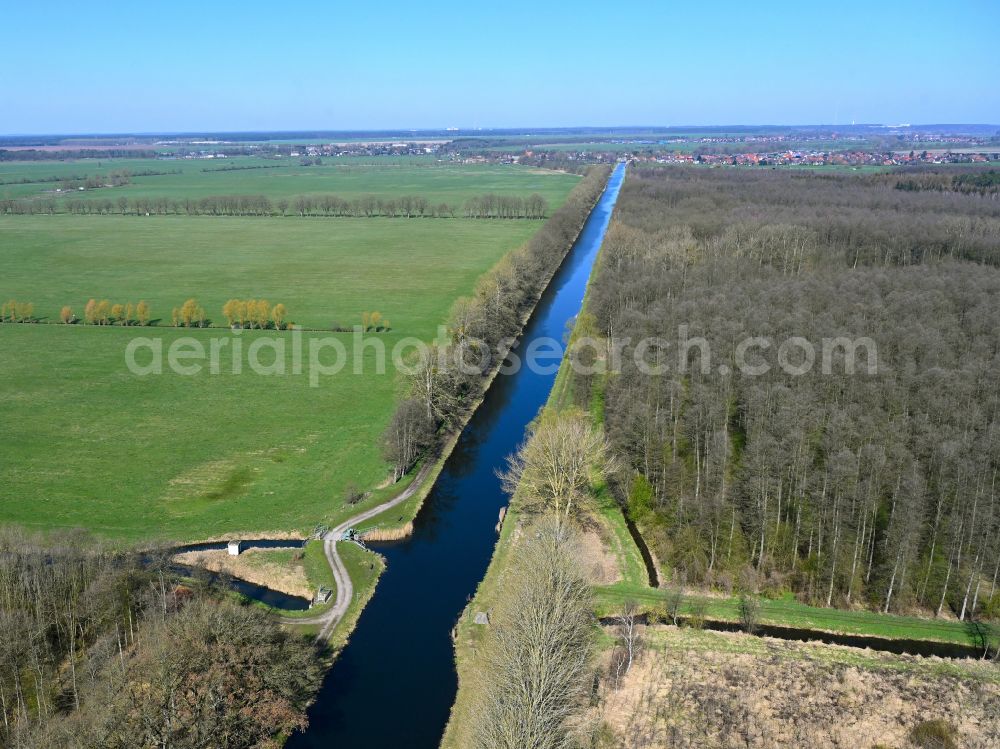 Göhren from the bird's eye view: Canal course and shore areas of the connecting canal Stoerwasserstrasse in Goehren in the state Mecklenburg - Western Pomerania, Germany