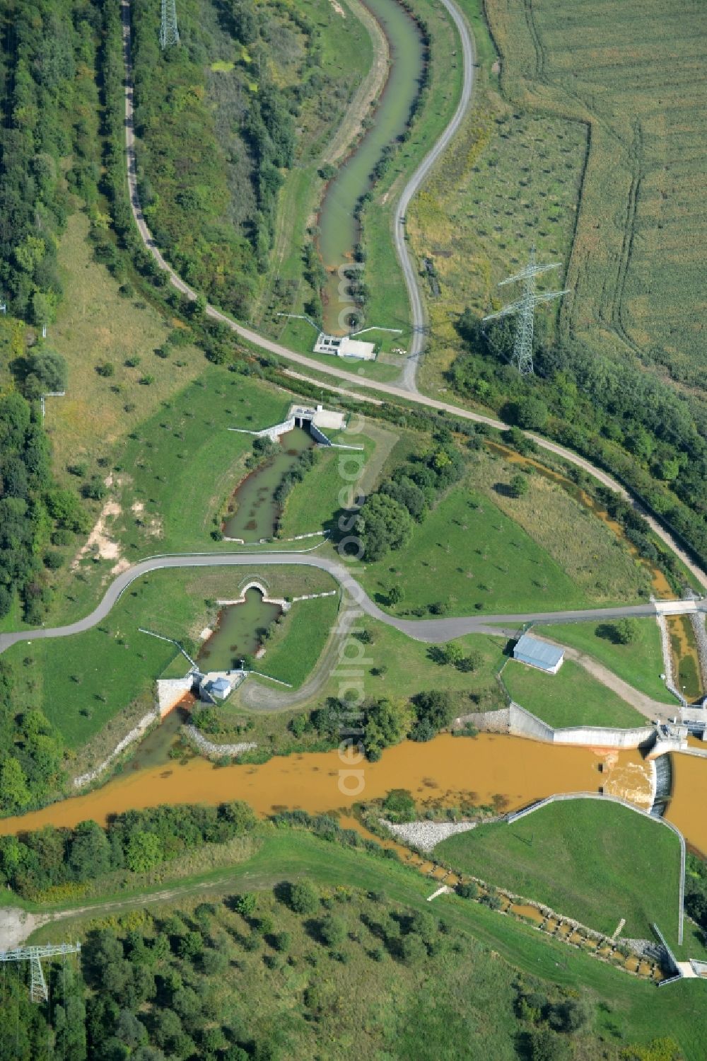 Böhlen from the bird's eye view: Channel and riparian areas of a canal connecting Lake Hainer See and the river Pleisse in Boehlen in the state of Saxony