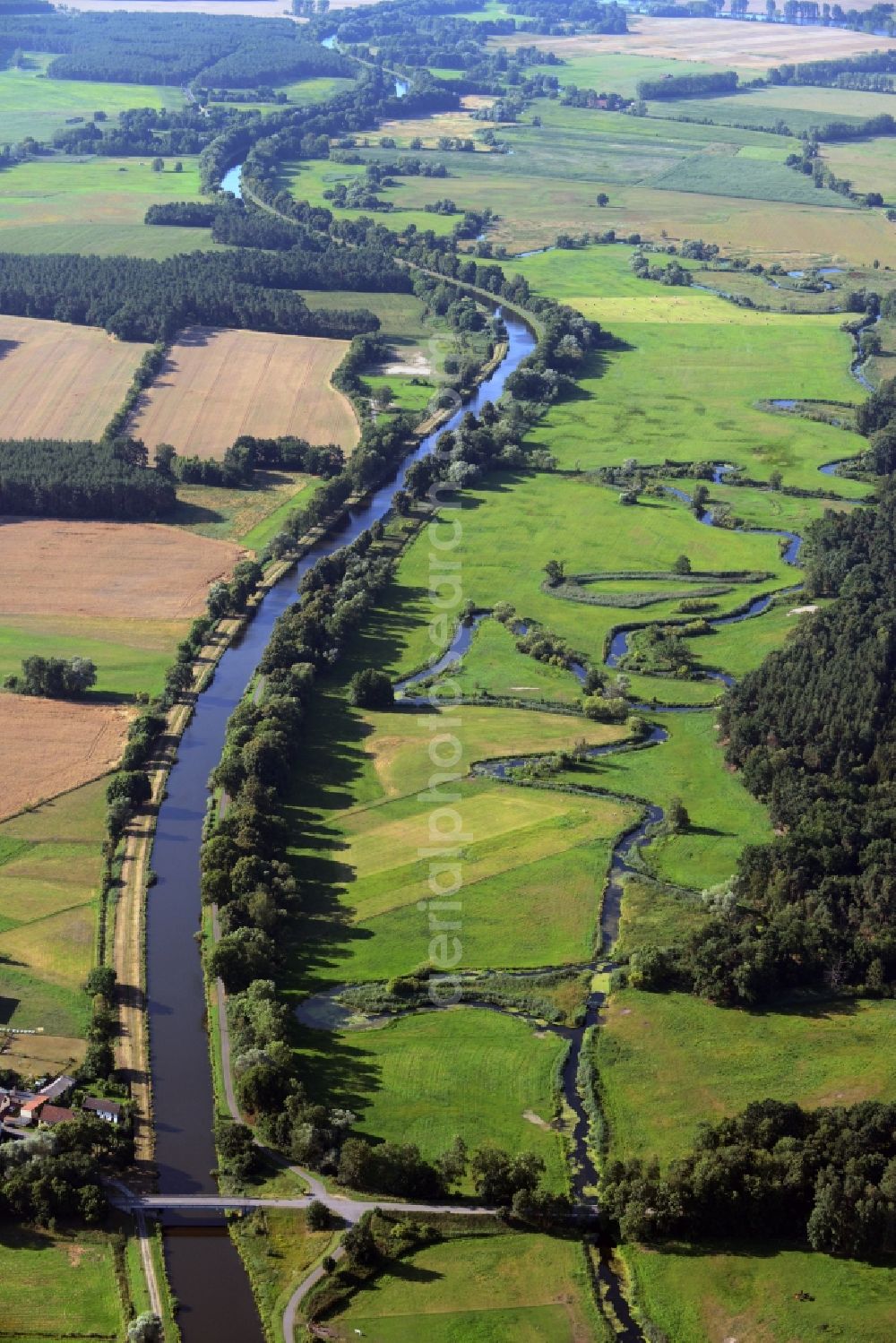 Aerial photograph Zehdenick - History channel and riparian areas of des Vosskanals in Zehdenick in the state Brandenburg. Also shown the Havel