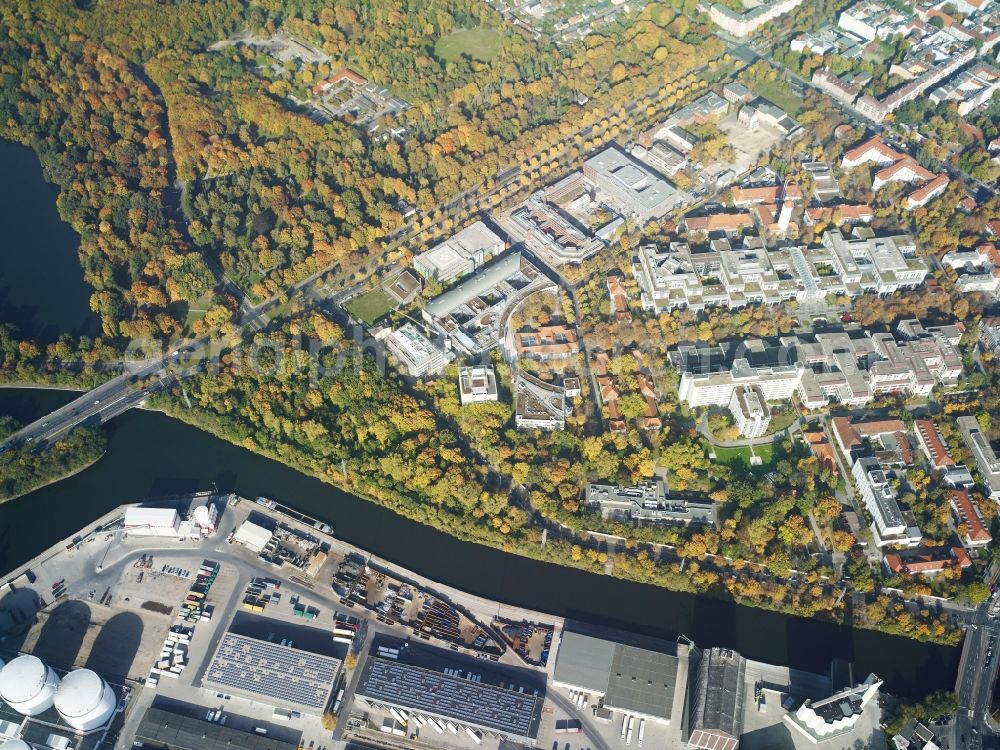 Berlin from the bird's eye view: Channel flow and river banks of the waterway shipping Berlin-Spandauer Schifffahrtskanal in Berlin