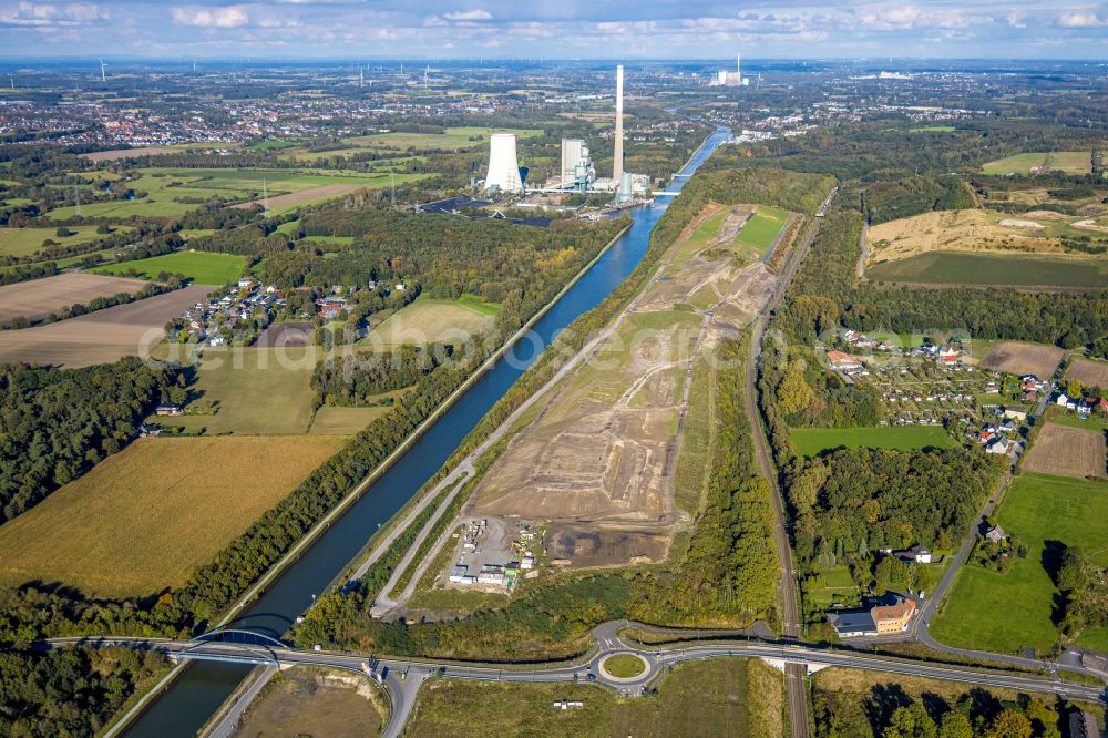 Aerial photograph Bergkamen - channel flow and river banks of the waterway shipping Datteln - Hamm - Kanal in the district Oberaden in Bergkamen in the state North Rhine-Westphalia, Germany