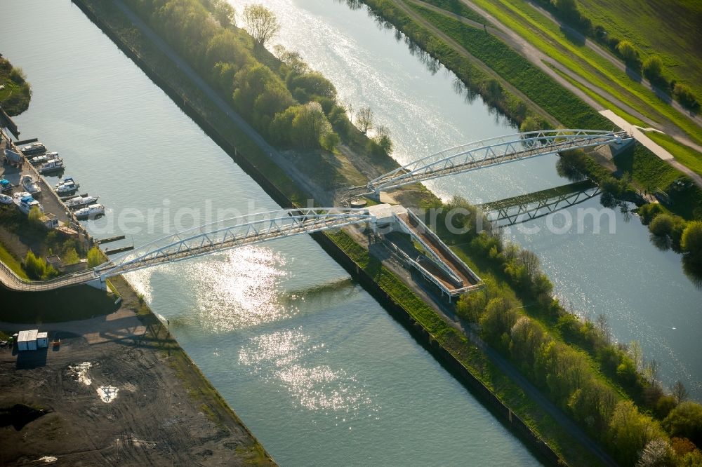 Hamm from the bird's eye view: Channel flow and river banks of the waterway shipping on river Lippe in Hamm in the state North Rhine-Westphalia