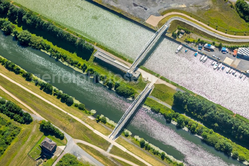 Hamm from the bird's eye view: Channel flow and river banks of the waterway shipping of Lippe in Hamm in the state North Rhine-Westphalia, Germany