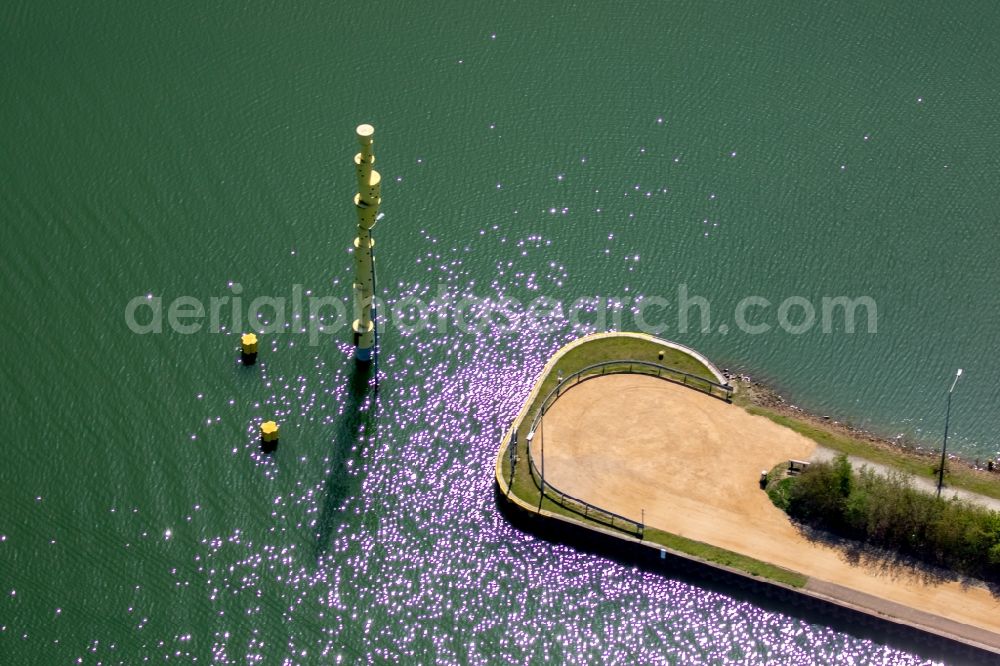 Aerial image Herne - Channel flow and river banks of the waterway shipping Rhine-Herne Canal in Herne in the state North Rhine-Westphalia