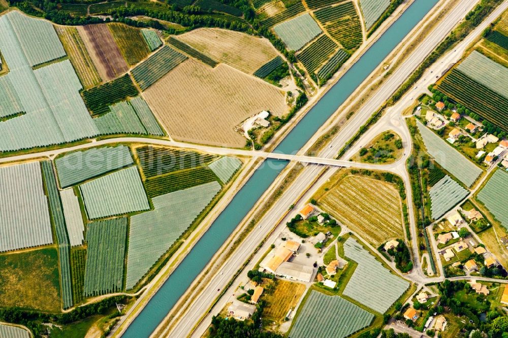 Aerial photograph Vitrolles - Channel flow and river banks of the Canal E.d.f. de Sisteron next to the motorway A51 in Vitrolles in Provence-Alpes-Cote d'Azur, France