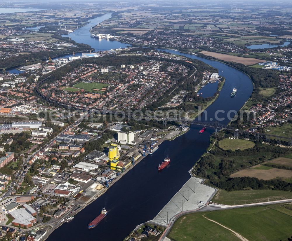 Aerial photograph Osterrönfeld - Canal course and bank areas of the waterway the Kiel Canal in the district of Stampfmuehle in Osterroenfeld in the federal state Schleswig-Holstein