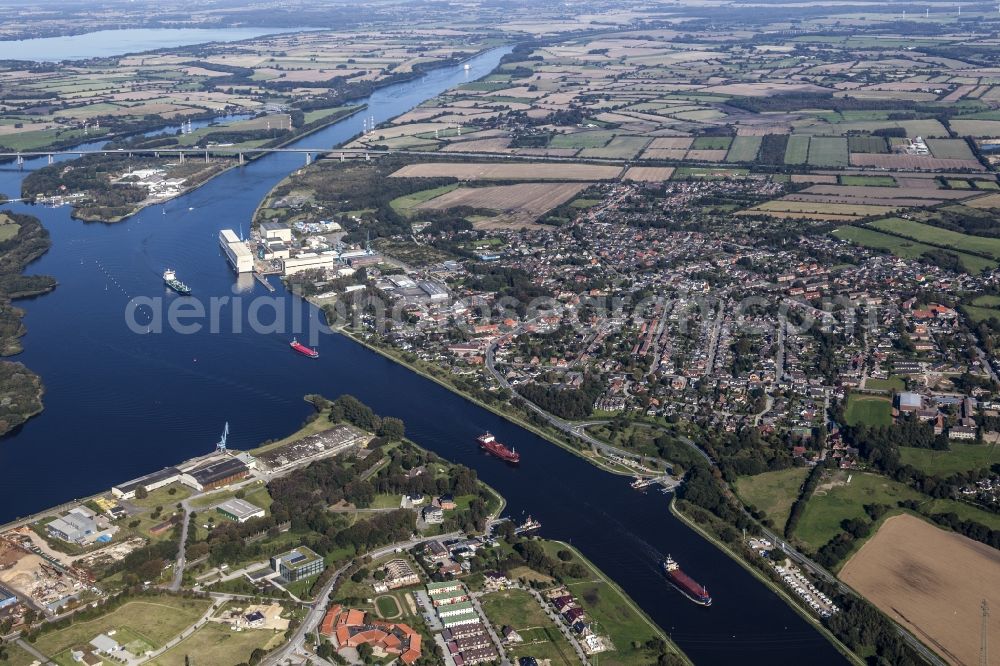 Rendsburg from above - Canal course and bank areas of the waterway the Kiel Canal in Rendsburg in the federal state Schleswig-Holstein