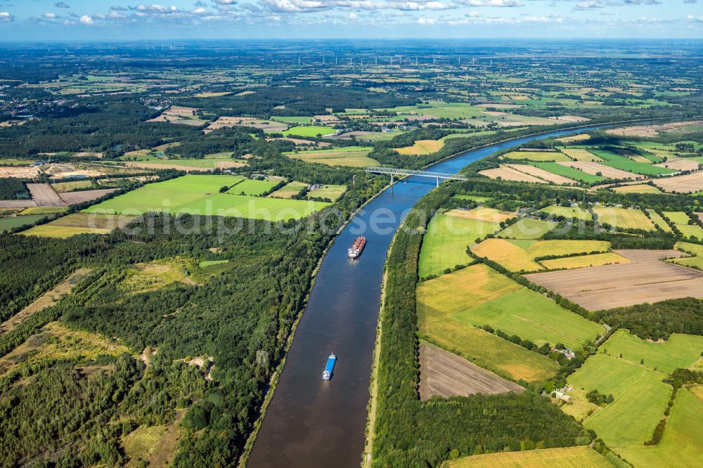 Aerial photograph Grünental - Channel flow and river banks of the waterway shipping Nord-Ostsee-Kanal in Gruenental in the state Schleswig-Holstein, Germany