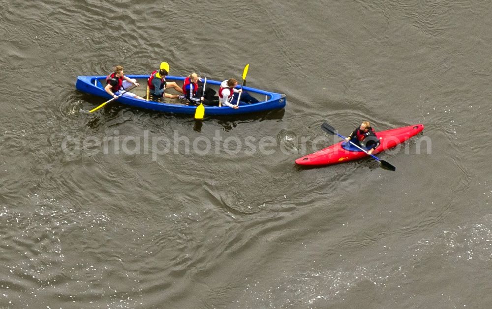 Aerial photograph Hattingen - Canoe - Sport Boat - riders on the Ruhr in Hattingen in the state of North Rhine-Westphalia