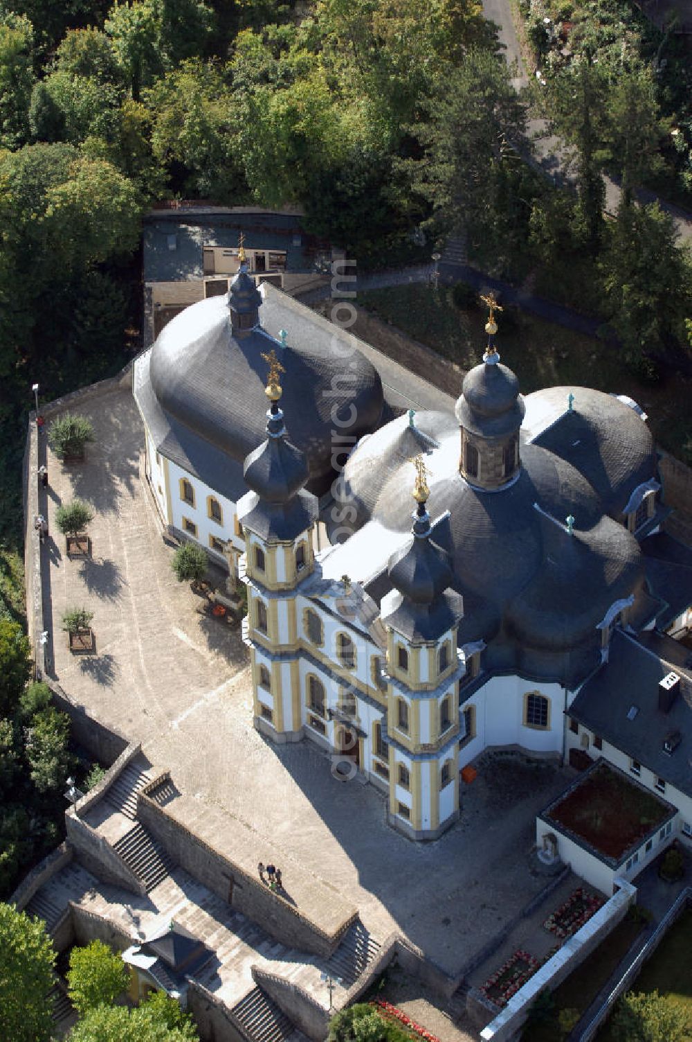 Würzburg from the bird's eye view: Blick auf das Kapuzinerkloster Käppele in Würzburg Bayern. Käppele ist der volkstümliche Name einer Wallfahrtskirche in Würzburg, die 1748 von Balthasar Neumann anstelle einer kleinen Holzkapelle errichtet wurde. Diese ging auf einen Bildstock zurück, der 1640 von einem Mainfischer in seinem Weinberg während des Dreißigjährigen Kriegs errichtet wurde. Kontakt: Kapuzinerkloster Käppele Würzburg, Nikolausberg, 97082 Würzburg, Tel. +49(0)931 72670, Fax +49(0)931 7843872