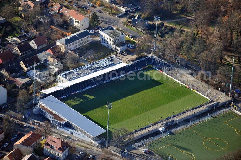 Potsdam Babelsberg from the bird's eye view: Das Karl-Liebknecht-Stadion in Babelsberg. Das Fußball-Stadion ist Heimspielstätte des SV Babelsberg 03 und des 1. FFC Rurbine Potsdam. Site of the rebuilding of the Stadium Karl-Liebknecht in Babelsberg.