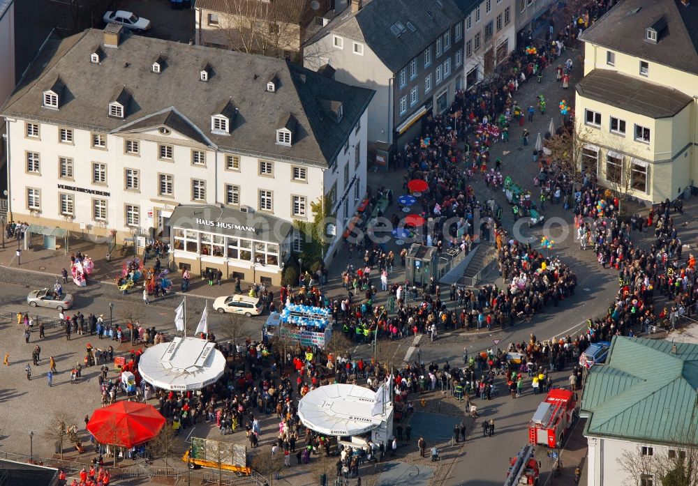 Aerial photograph Arnsberg - Carnival on the Neumarkt in Arnsberg in North Rhine-Westphalia