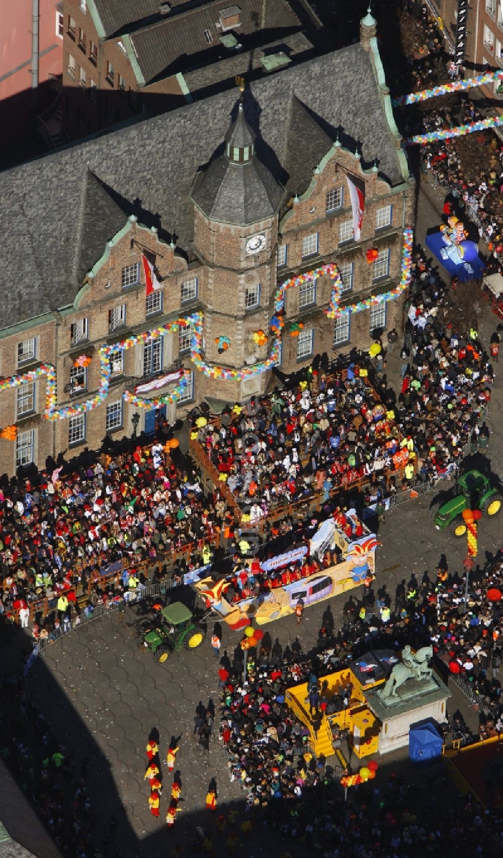 Düsseldorf from the bird's eye view: Carnival parade on Historic City Hall in the Old Town in Dusseldorf in North Rhine-Westphalia