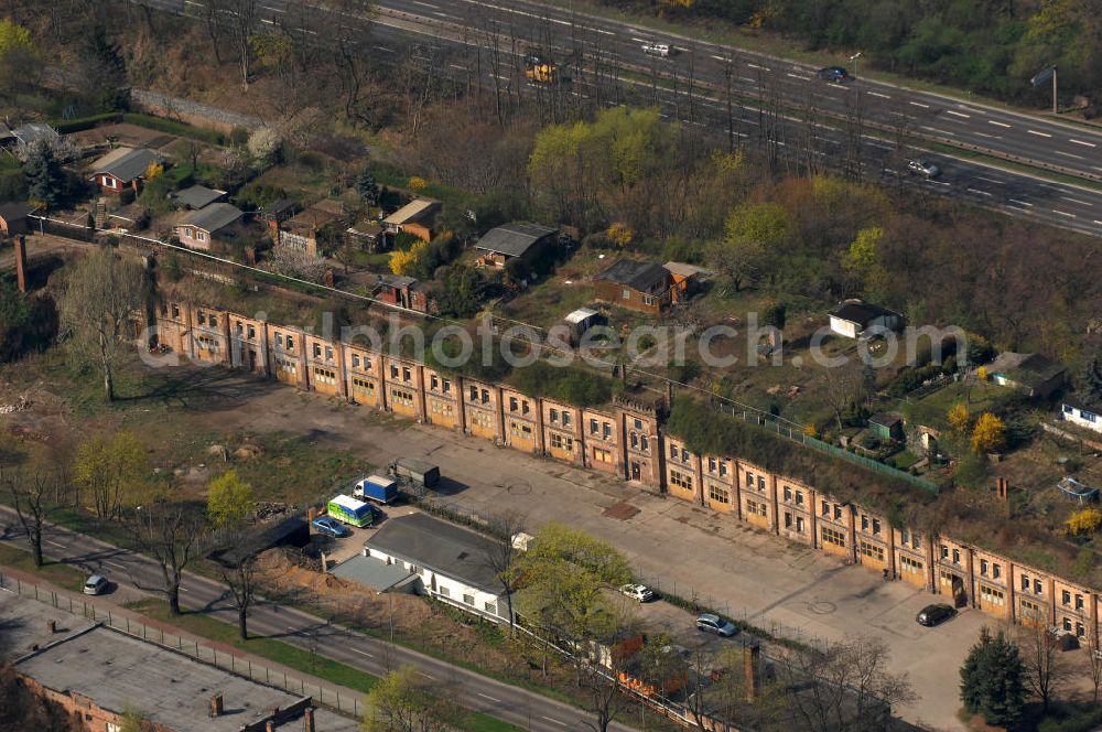 Magdeburg from the bird's eye view: Blick auf die Kasematten an der Maybachstraße, der Westwall. Eine Kasematte ist ein vor Artilleriebeschuss geschütztes unterirdisches Gewölbe im Festungsbau. Auf den Kasematten befindet sich eine Kleingartenanlge und im Hintergrund die Schnellstraße / Tangente welche quer durch Magdeburg führt.