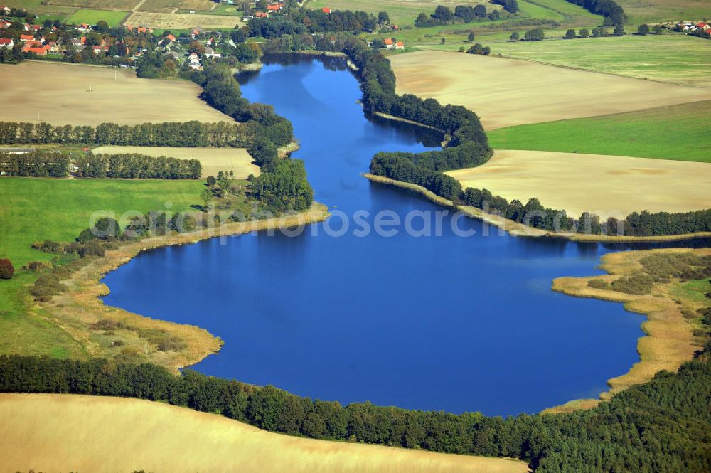 Katerbow from above - Der Katerbower See befindet sich bei Katebow in der Ostprignitz, Brandenburg. Er gehört zur Mecklenburgischen Seenplatte. The Katerbower lake is situated close to the town Katerbow in the administrative district Ostprignitz in Brandenburg. The lake belongs to the Mecklenburger Seenplatte.