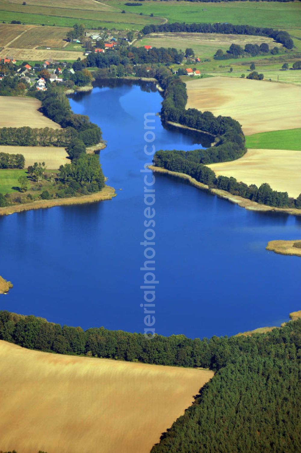 Katerbow from the bird's eye view: Der Katerbower See befindet sich bei Katebow in der Ostprignitz, Brandenburg. Er gehört zur Mecklenburgischen Seenplatte. The Katerbower lake is situated close to the town Katerbow in the administrative district Ostprignitz in Brandenburg. The lake belongs to the Mecklenburger Seenplatte.