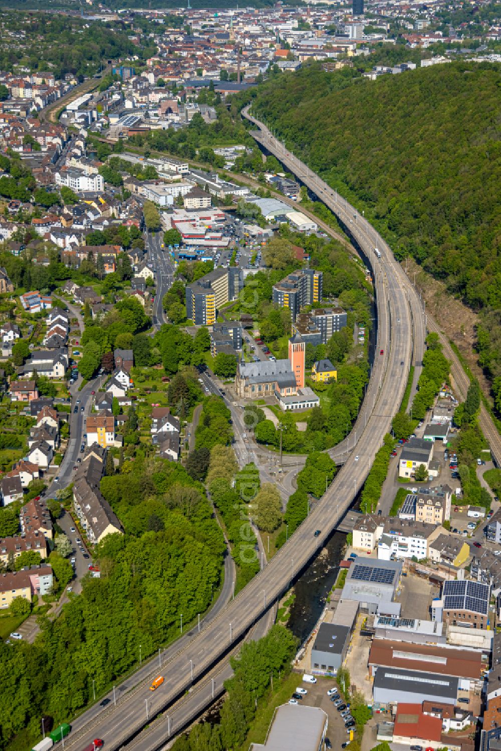 Hagen from the bird's eye view: Church building Kath. Kirchengemeinde Herz Jesu Eilper Strasse in the district Dahl in Hagen in the state North Rhine-Westphalia, Germany