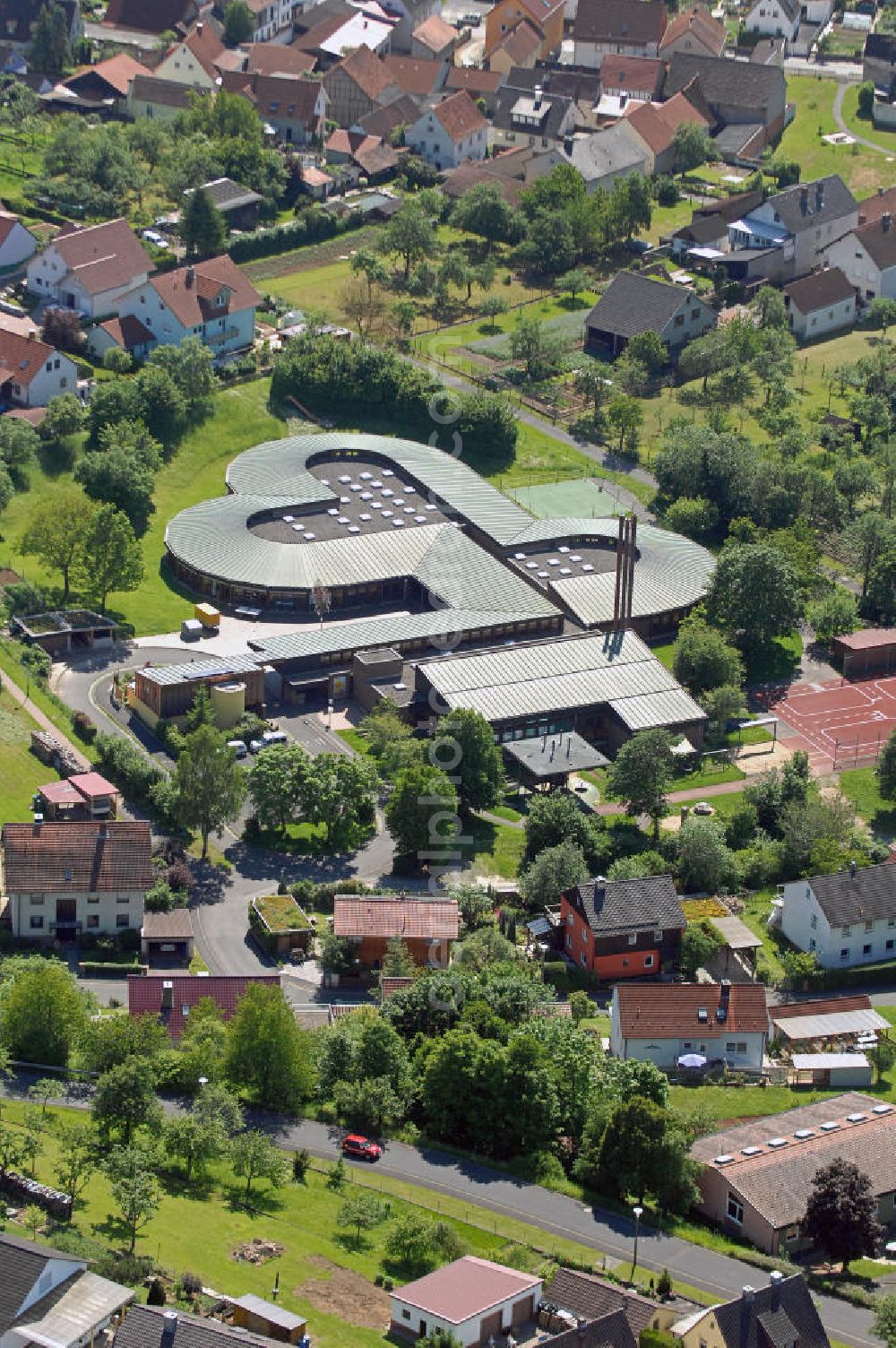 Aerial photograph Fuchsstadt - Das Gebäude der Wolfgang Gerberen und staatlich anerkannten Katharinen-Schule. Träger der Förderschule ist die Lebenshilfe für Behinderte e.V. Schweinfurt. The building of the Wolfgang Gerbere and state-recognized Katharinen School. lebenshilfe-schweinfurt.de