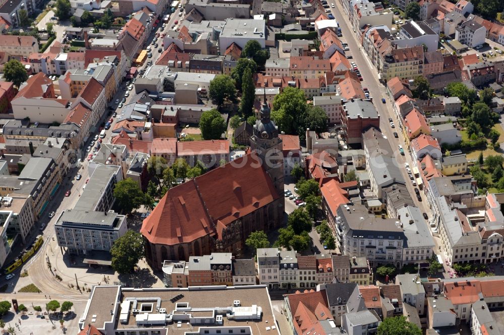 Aerial photograph Brandenburg an der Havel - Sankt Katharinen in Brandenburg an der Havel in the State of Brandenburg is a three-naved late Gothic Hall church and the Evangelical Parish Church of the new town in Brandenburg an der Havel. It is a masterpiece of North German brick Gothic, and the largest church in the city