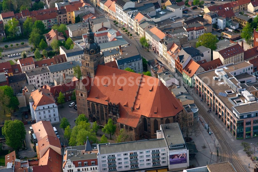 Aerial image Brandenburg an der Havel - Sankt Katharinen in Brandenburg an der Havel in the State of Brandenburg is a three-naved late Gothic Hall church and the Evangelical Parish Church of the new town in Brandenburg an der Havel