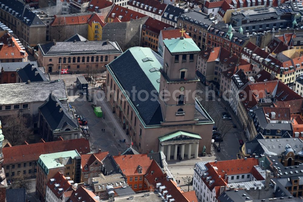 Aerial image Kopenhagen - Church building of the cathedral of Copenhagen - Cathedral For Frue Kirke in Copenhagen in Region Hovedstaden, Denmark