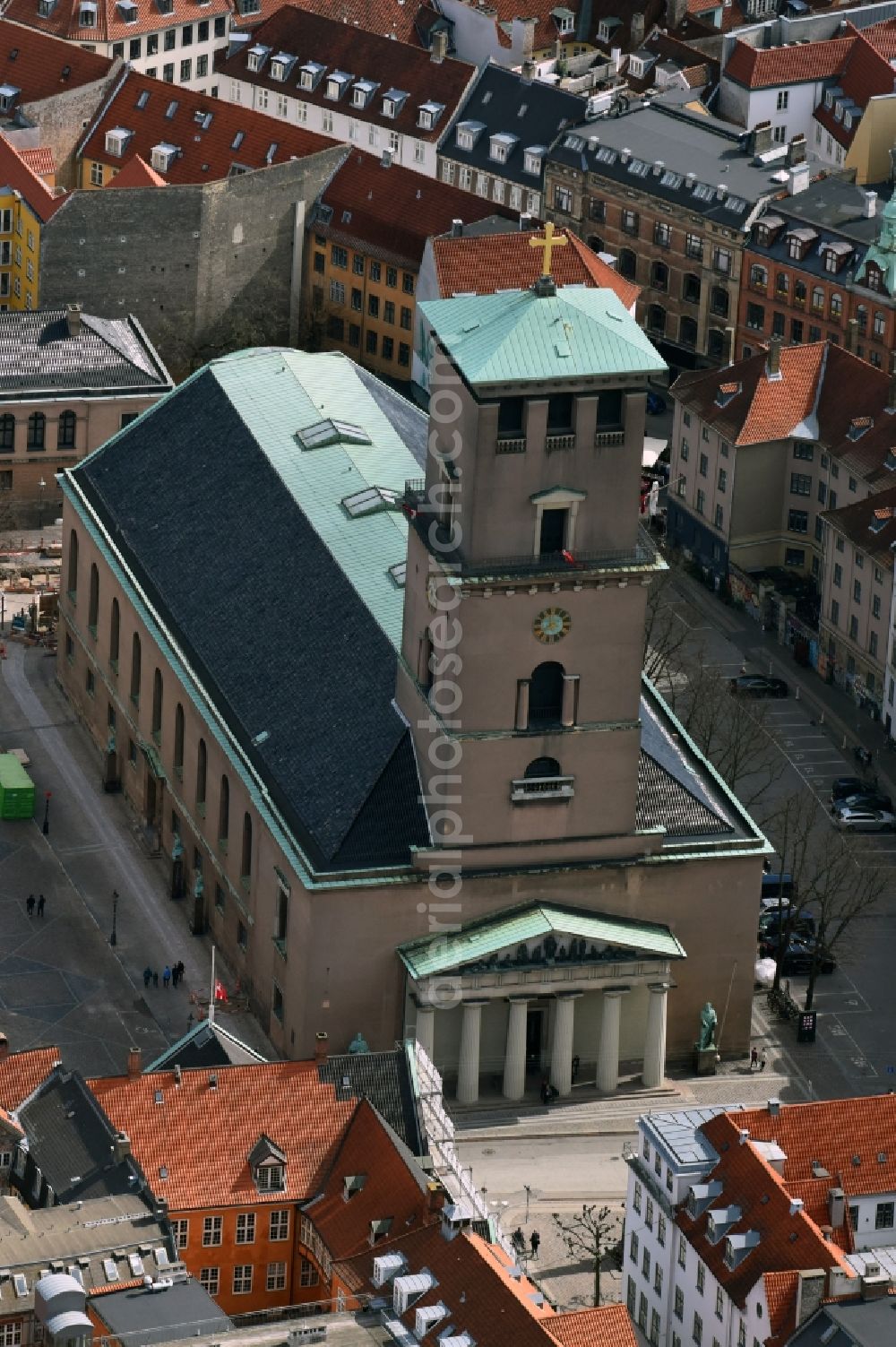 Aerial photograph Kopenhagen - Church building of the cathedral of Copenhagen - Cathedral For Frue Kirke in Copenhagen in Region Hovedstaden, Denmark